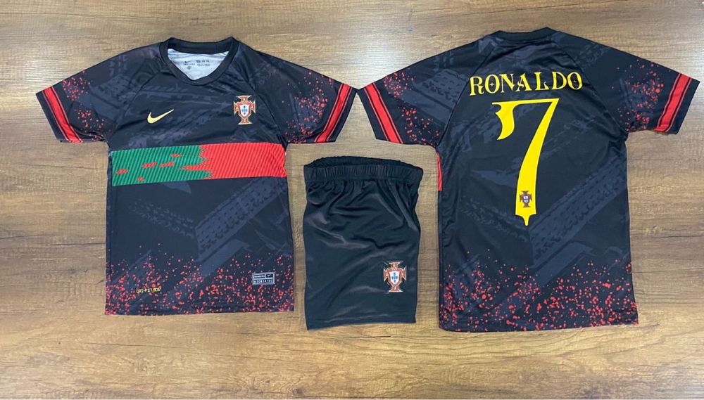 Cristiano Ronaldo (Детски Футболни Тениски и Тениска със Шорти екипче)