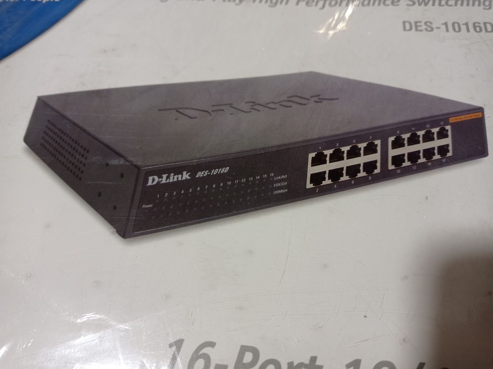Коммутатор  D-Link  DES-1016D  16-Port  10/100 Mbps