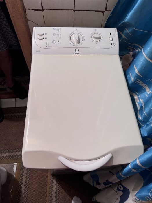 Стиральная вертикальная машина автомат INDESIT