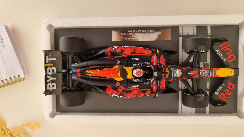 Red bull rb20 British gp M.Verstappen/Red bull rb18 Dutch gp F1 1:18