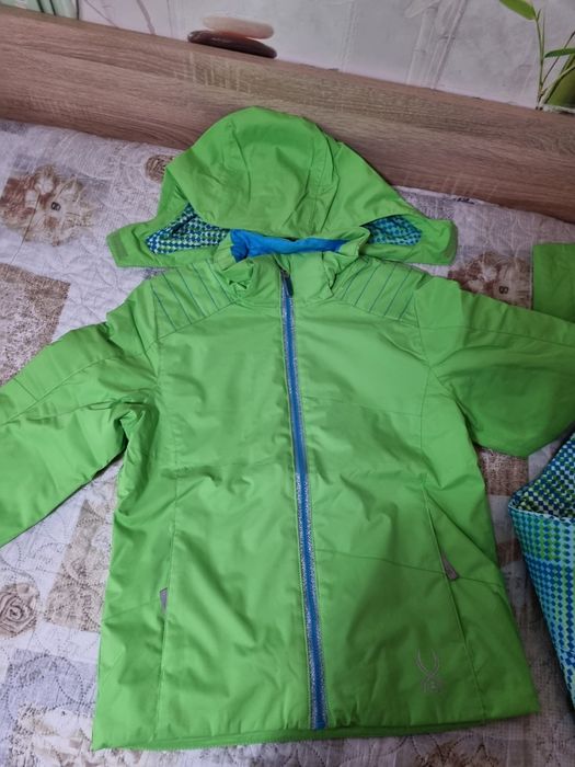 Нов ски екип Spyder