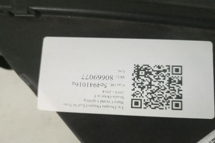 Фар Дясно Оригинален Лед В Добро Състояние Crystal Lighting Шкода Окта