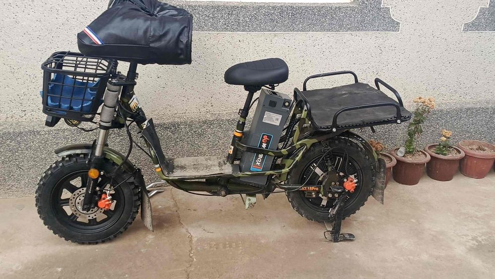 Qirilgan sirilgan joylari yuq o'zim rossiyadan ming dollirga tushgan.