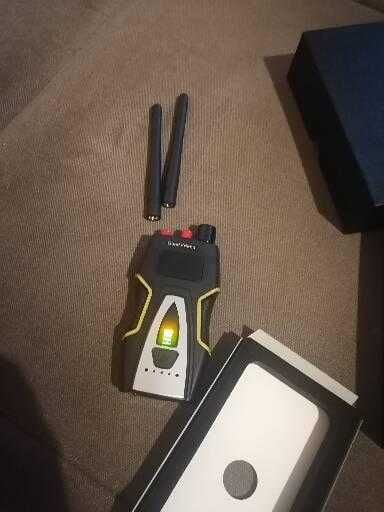 Продавам детектор за GPS, скрити микрофони и видео наблюдение.