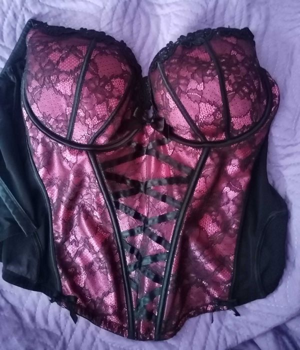 Дамски корсети различни