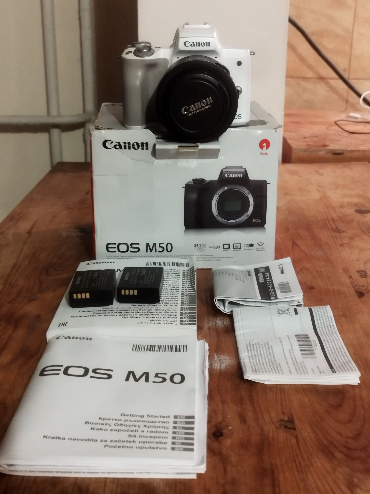 Canon M50 + обектив Canon EF 40mm 2.8 STM