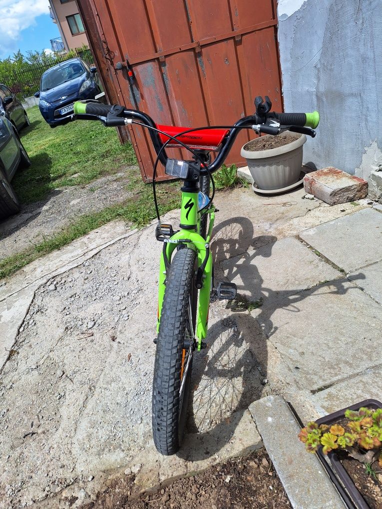 Детцко колело 20 ка SPECIALIZED