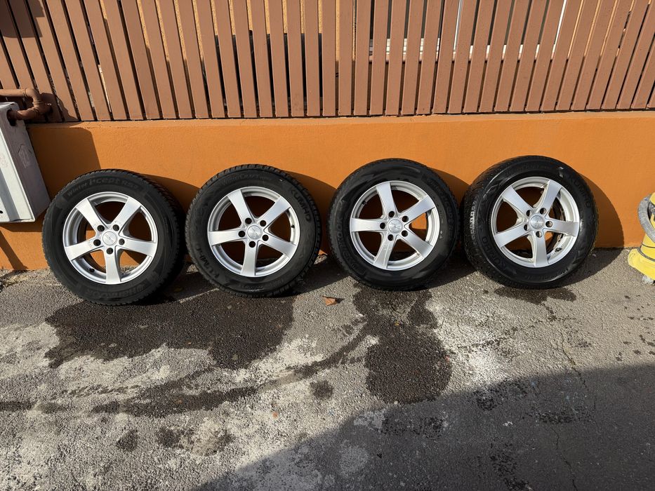 Jante aliaj cu anvelope de iarna R15