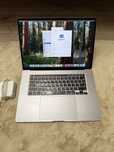 Macbook pro 16 i9 64 gb ram 1tb