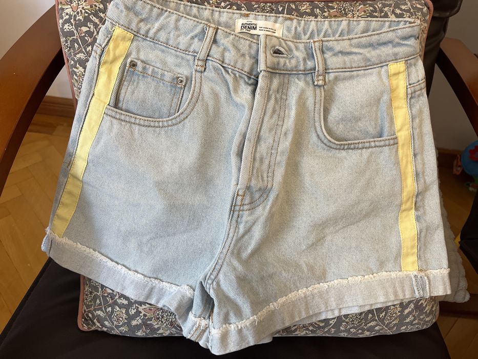 Pantaloni scurti blug zara marimea S