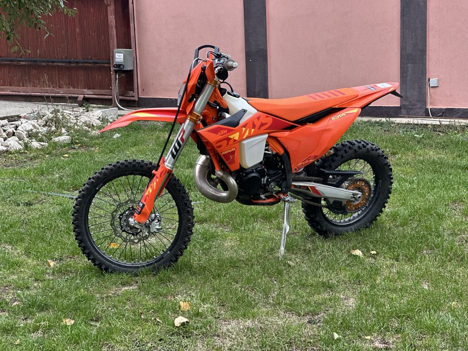 Ktm 300 six days 2025