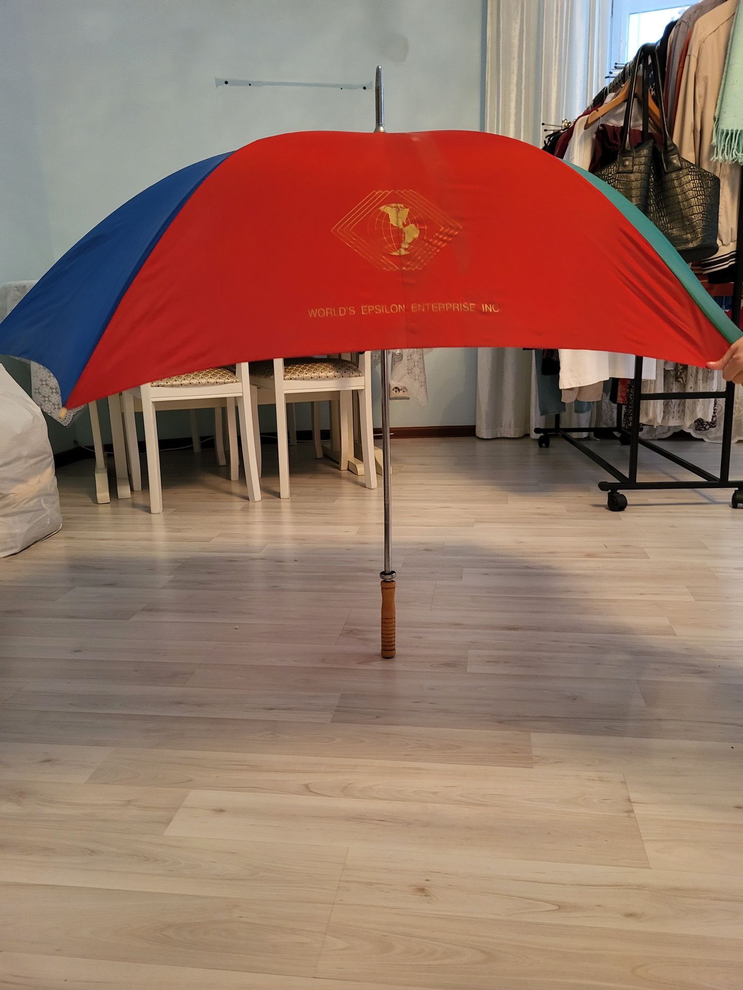 Продам б/у большой зонт