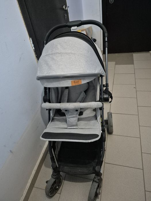 Продам коляску в отличном состоянии цвет серый