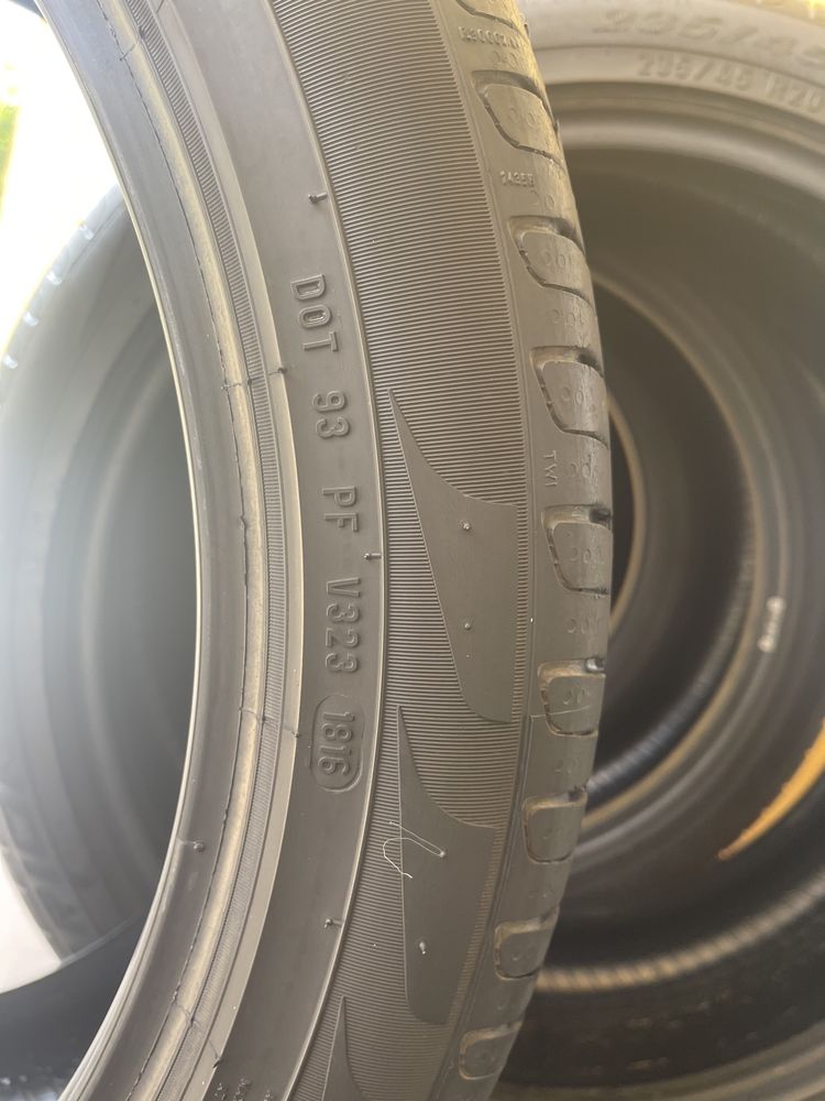 Vand cauciucuri pirelli scorpion 235/45/20