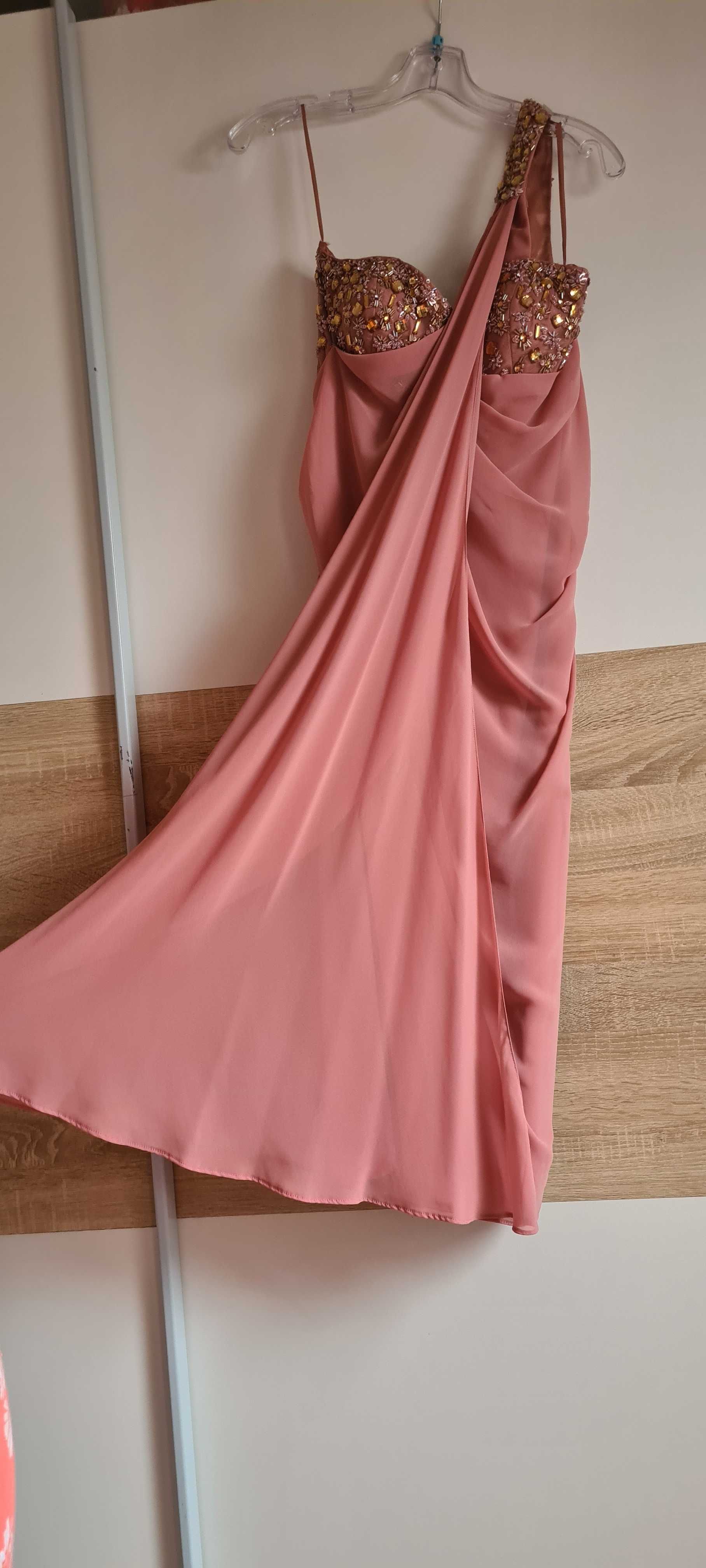 Елегантна официална бутикова дамска рокля PRONOVIAS, Барселона, Spain