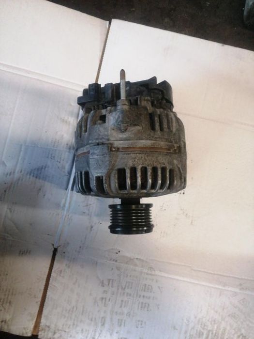 Alternator Renault clio 3 motor 1.5dci cod motor k9k Renault modus 1.5