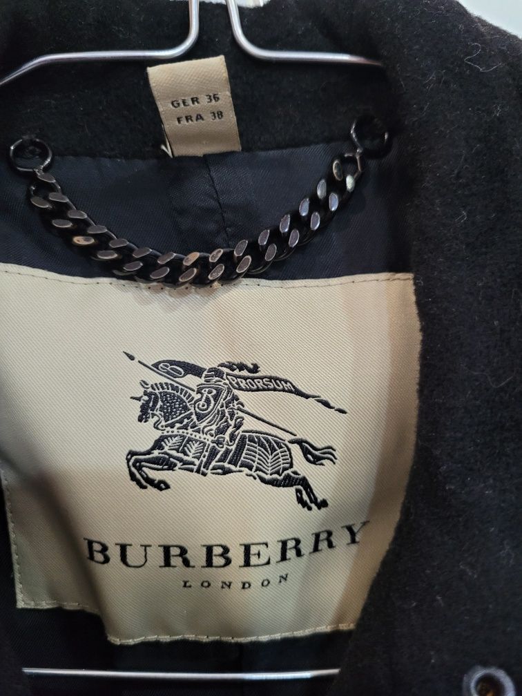 Продам пальто BURBERRY