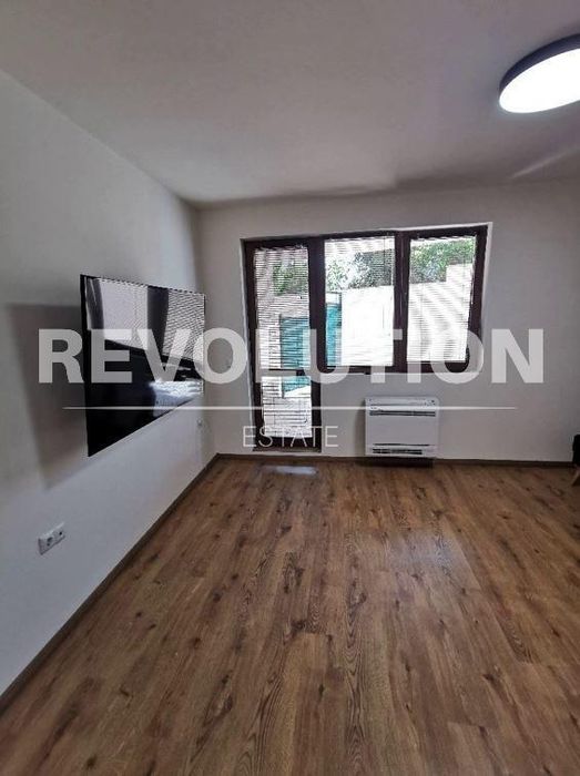 Дава се под наем Тристаен апартамент в Варна, Цветен квартал - 100 кв.м за 500 € - Снимка #8