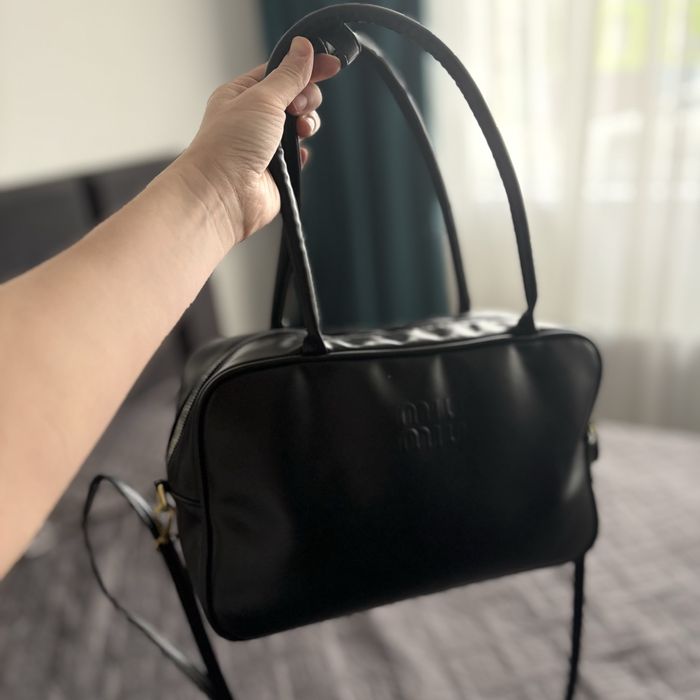 Продам сумку miu miu. Очень вместительная . Состояние хорошее
