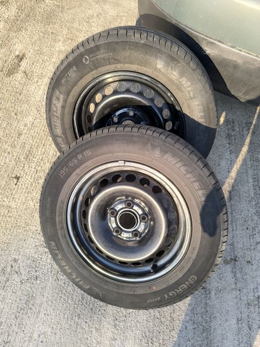 195/65/15  Michelin cu jante pt Passat b5