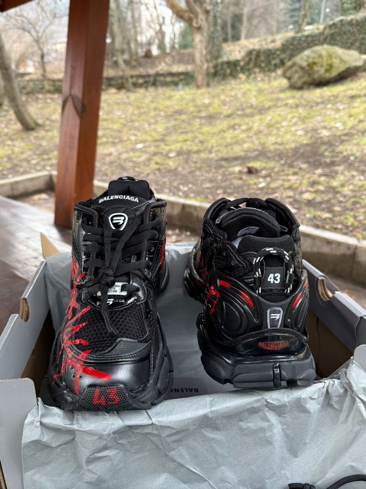 Balenciaga Runner Graffiti Black/Red-Номера 44
