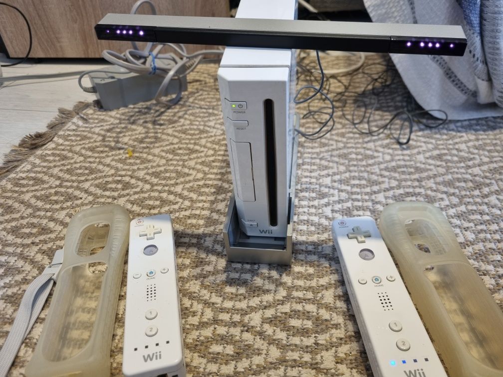 Nintendo Wii 2 manete plus joc Wii Sport