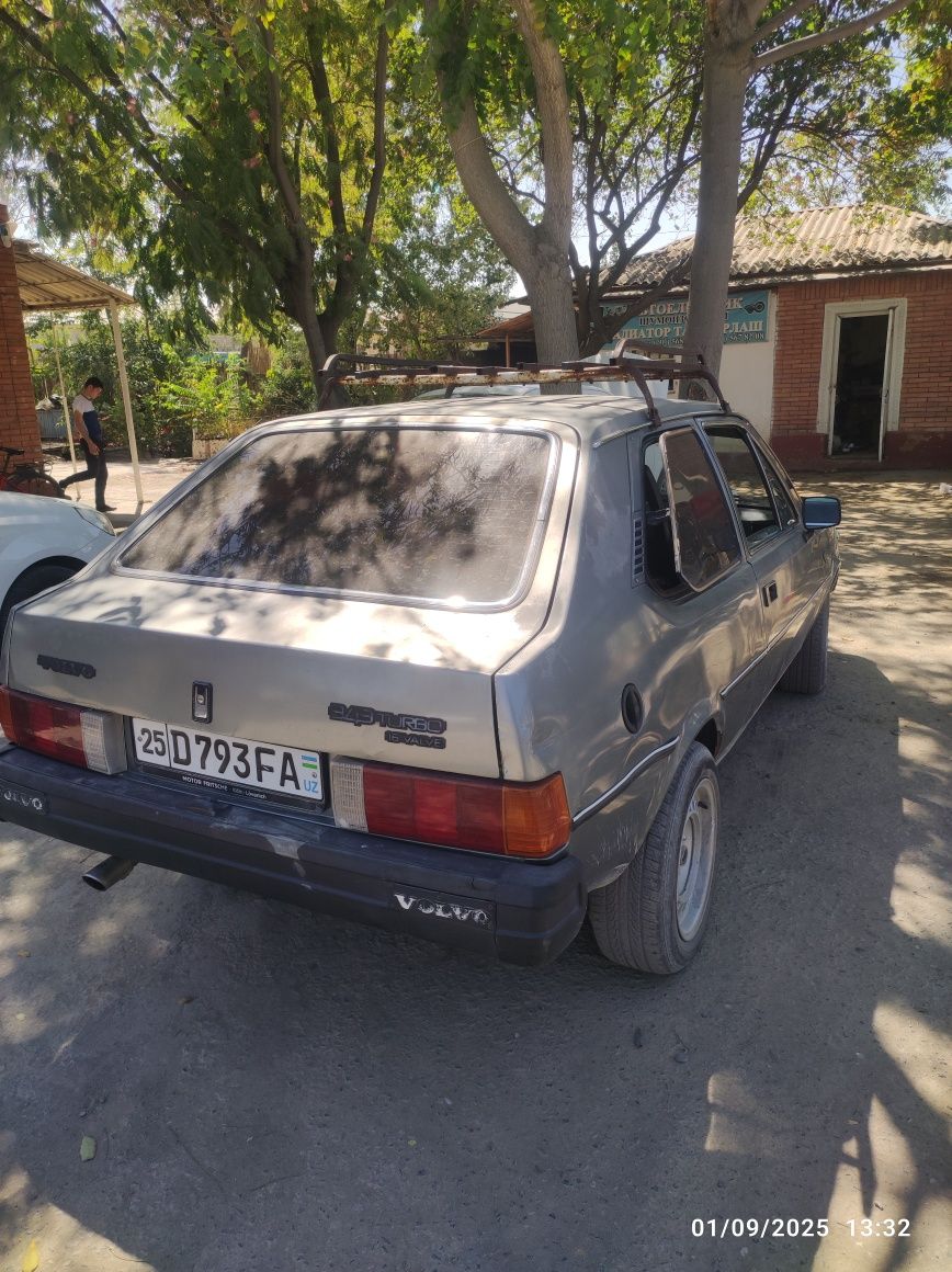 VOLVO 340 TURBO sotiladi