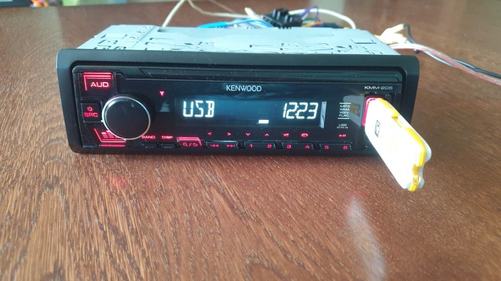 Авто радио плеър музика за кола Кенуулд Kenwood USB AUX