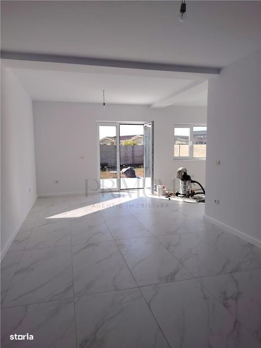 Duplex pe plan - toate utilitatile - zona buna.