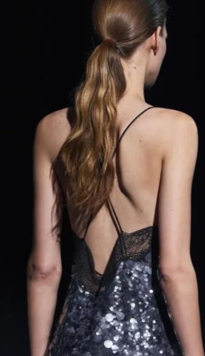 Вечерна рокля Zara с дантела и пайети