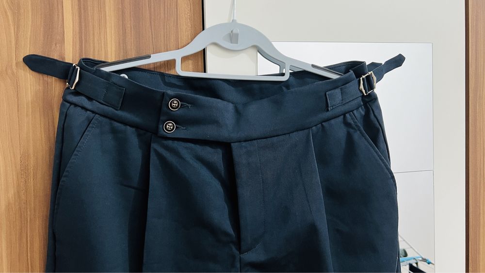 Pantaloni de costum ajustabili (nu Zara, nu Bershka, nu H&M, nu Mango)