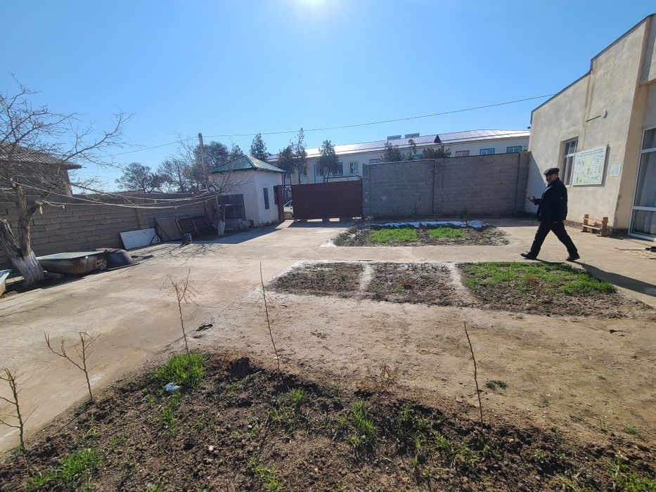 Uy yer sotiladi boxcha