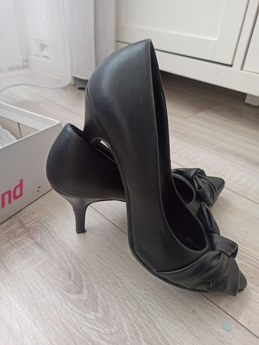 Pantofi Stiletto cu fundiță mărime 40