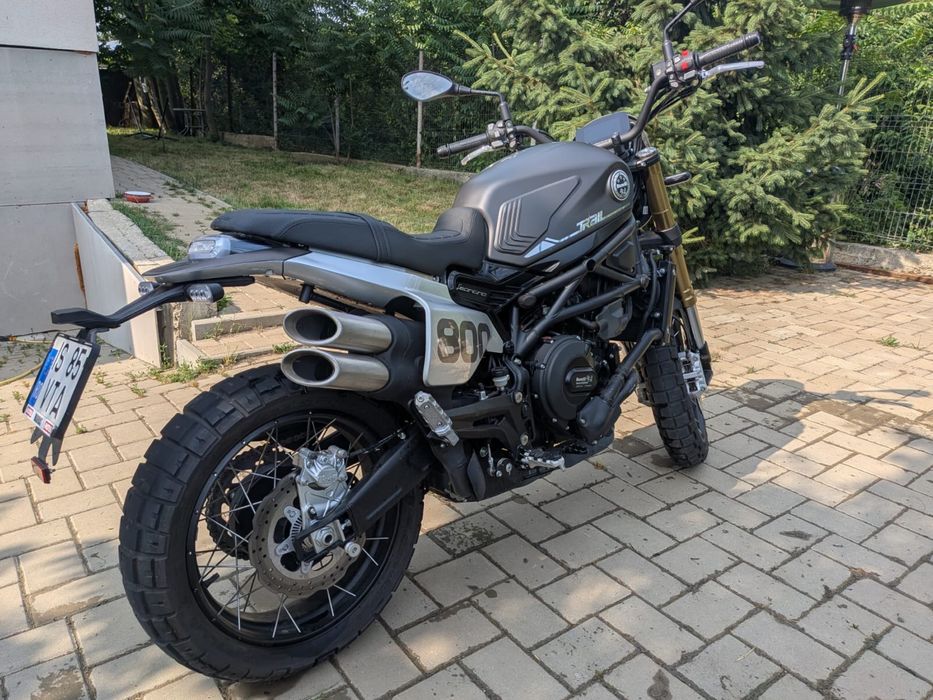 Benelli Leoncino 800 Trail
