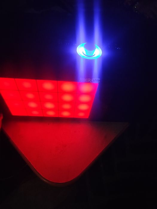 Boxă cu jocuri de lumini