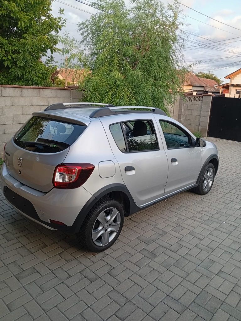 Vând Dacia Sandero Stepway an 2014 motor 0.9 90 cai