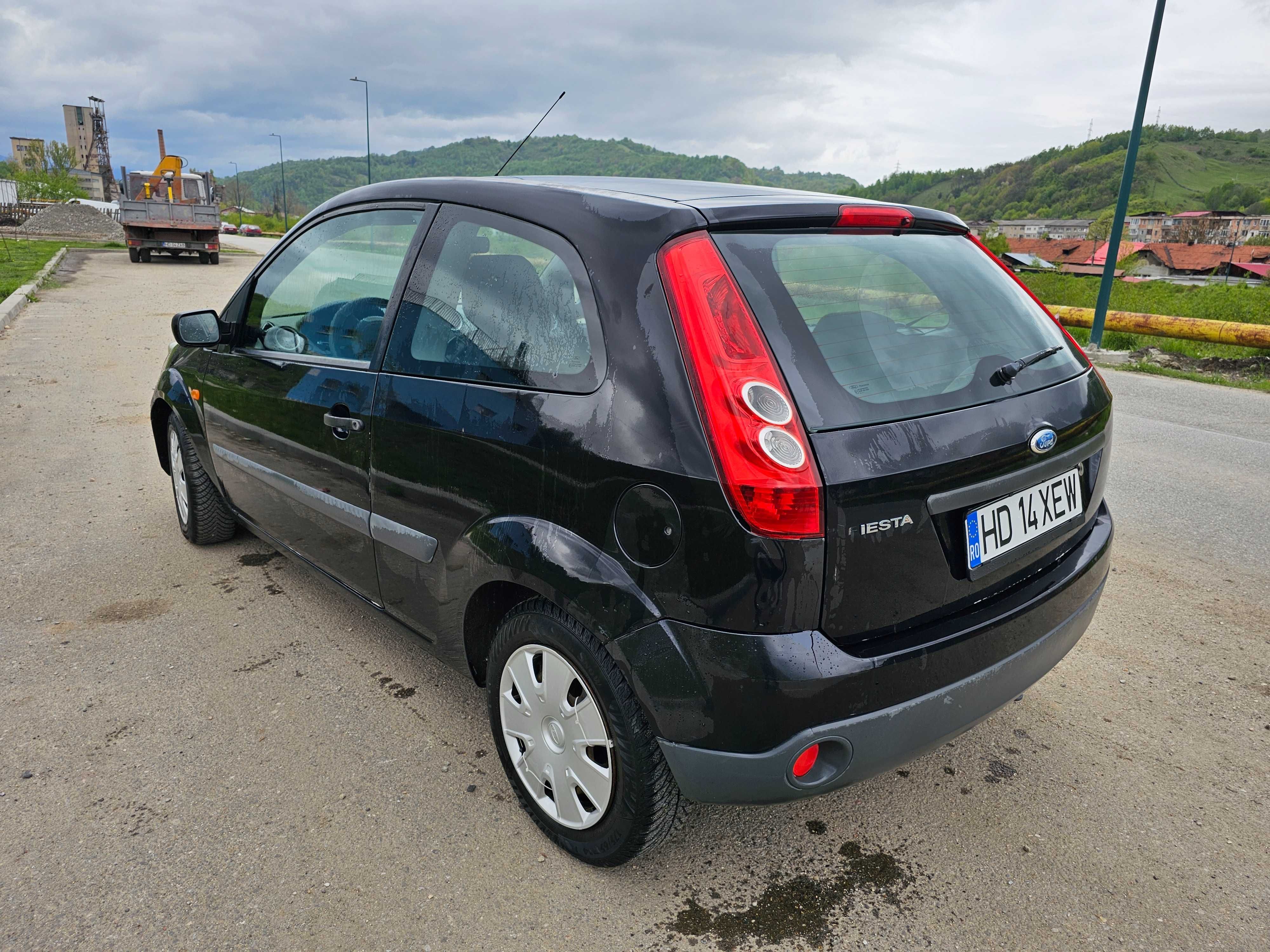 Vand Ford Fiesta 1.3 benzină