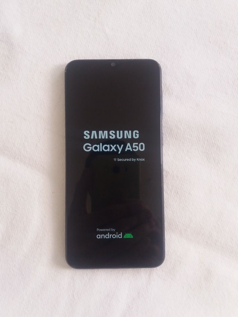 Samsung A50 64гб срочно продам