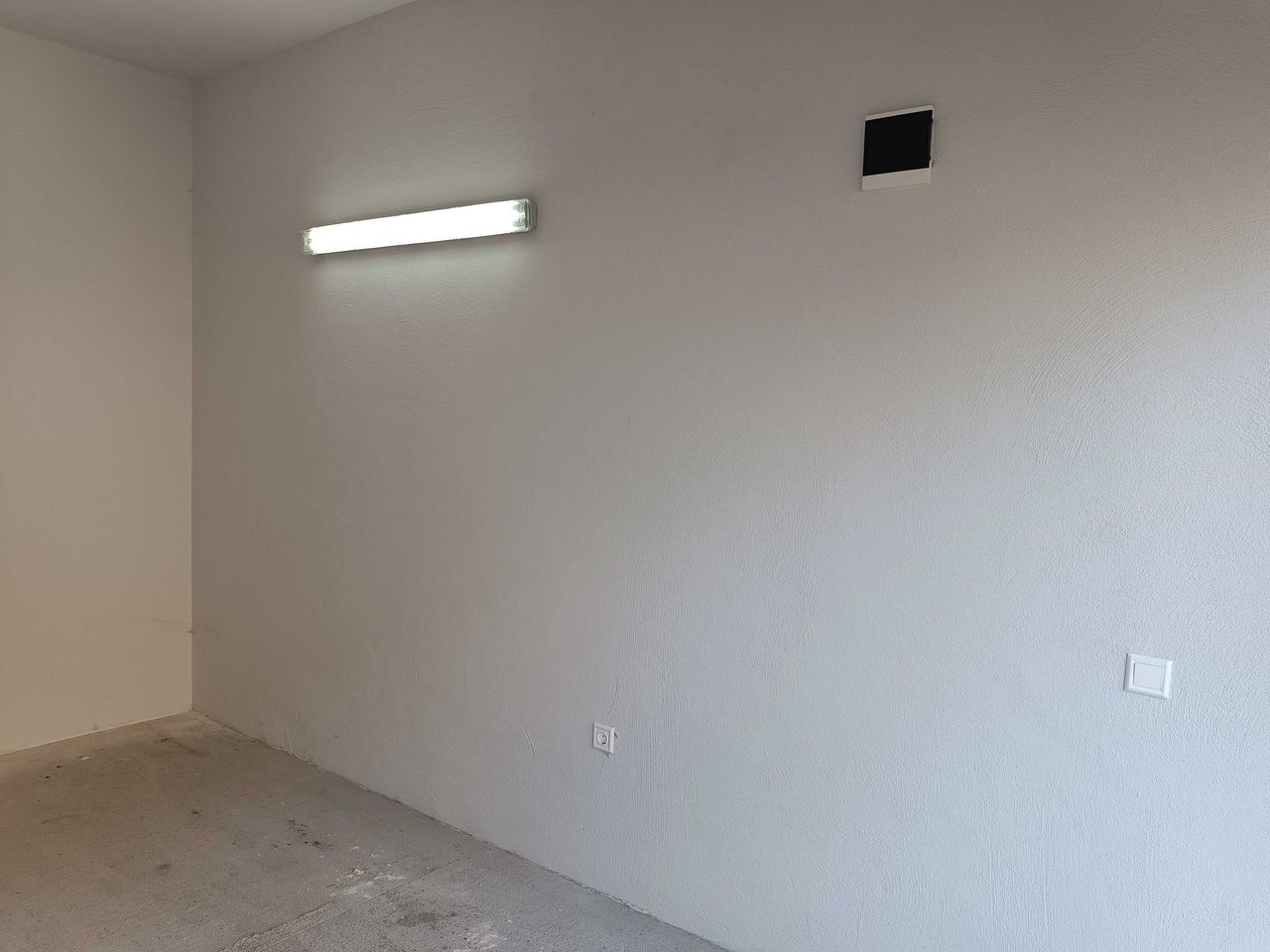 Продава се Гараж / Паркомясто в София, Център - 17 кв.м за 2059 €/кв.м - Снимка #2