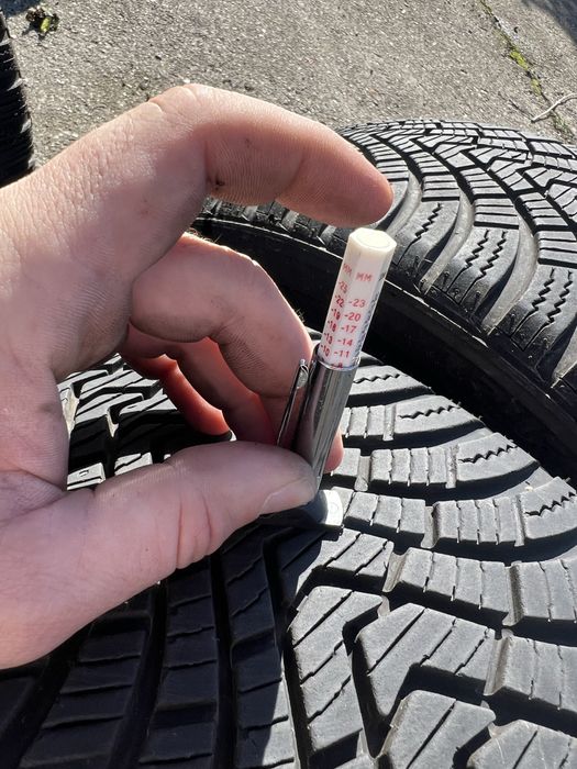 Зимни гуми 225/40/18 Brigesgone /Laurenn . 8 мм грайфер .dot20/22