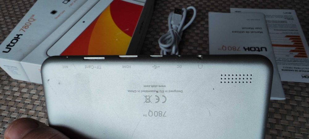 Tableta UTOK 780Q cu procesor Quad Core 1 Ghz, 7.85" IPS, 1GB DDR3,