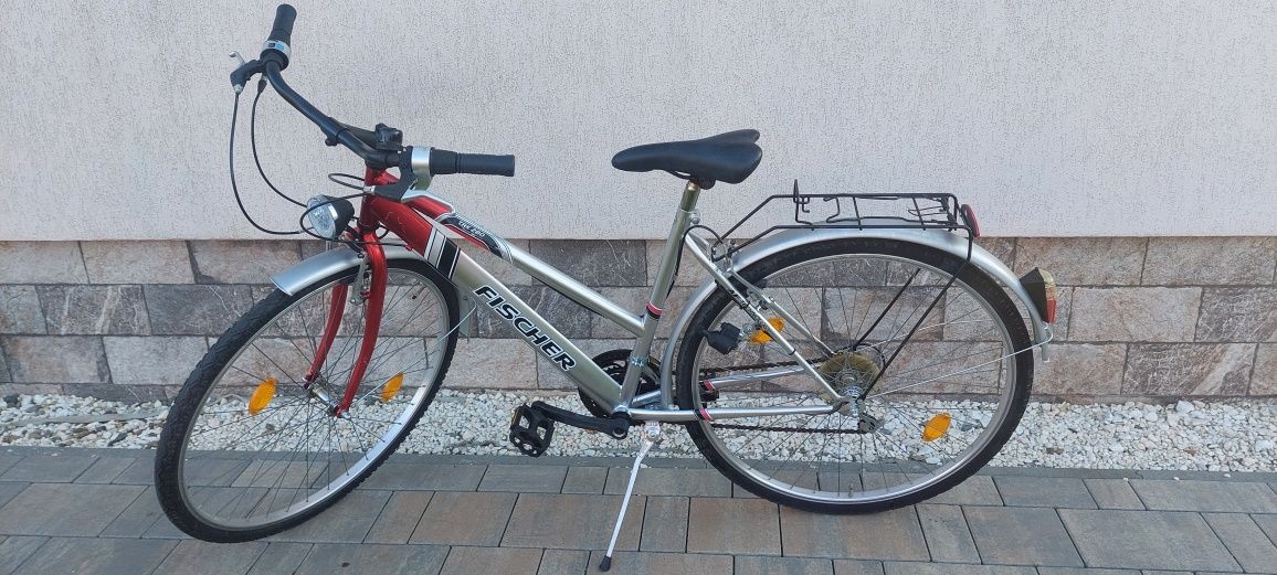 Vând Bicicleta Treking Roti 28 de oras Fischer Cadru Aluminiu