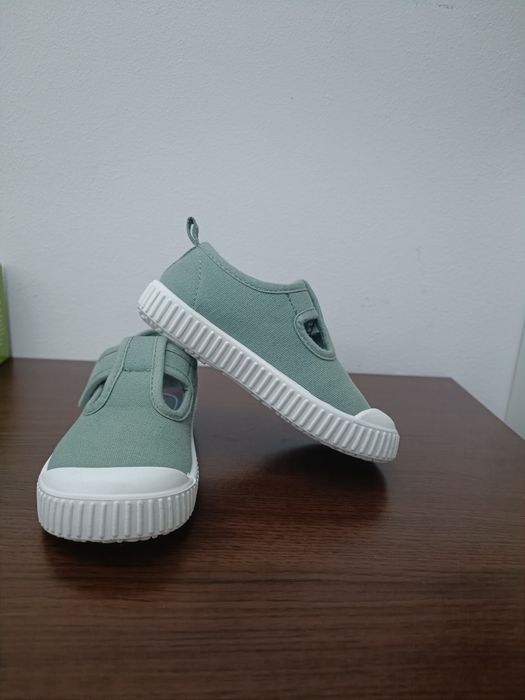 Детски обувки нови