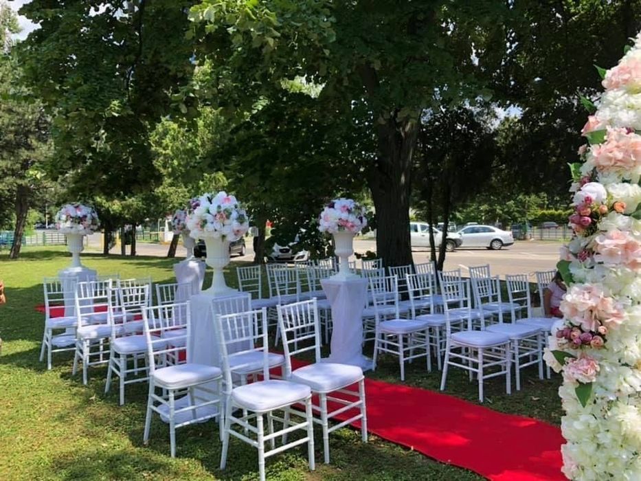 Inchirieri/Inchiriem/Inchiriez Cort,Mese,Scaune pentru evenimente