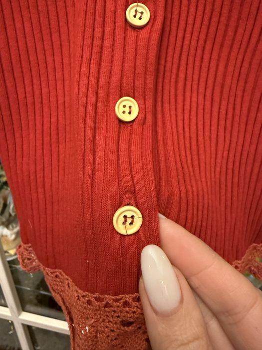 Новая кофточка на размер S.