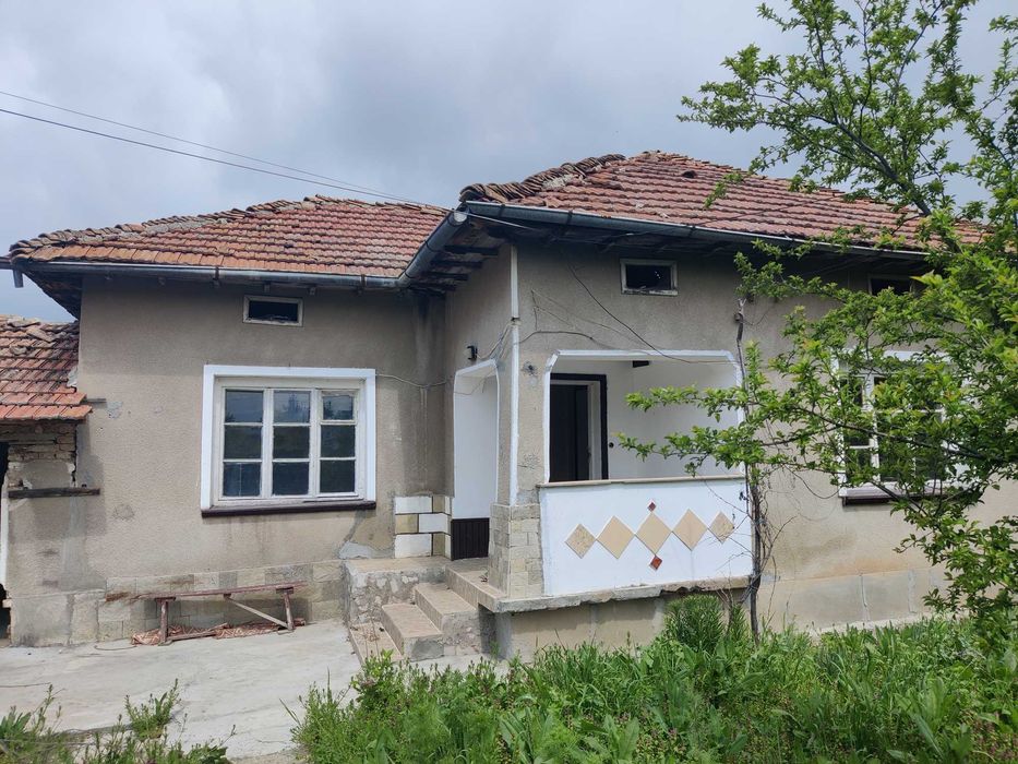 Продавам къща в село Овча могила обл. Велико Търново