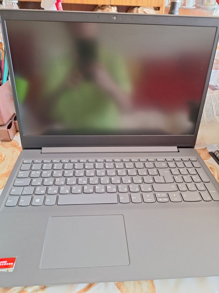 Лаптоп Lenovo ползван много  малко