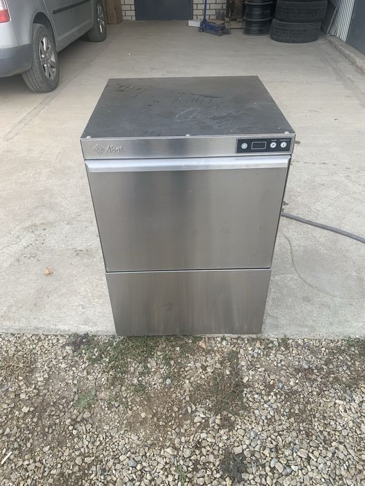 Продам посудомойку.