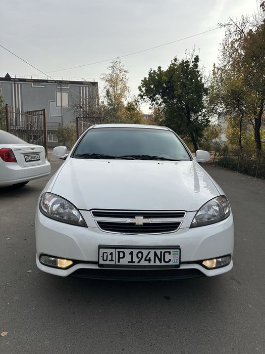 Продаётся белая Jentra. 2023. Позиция - 2. Механика.