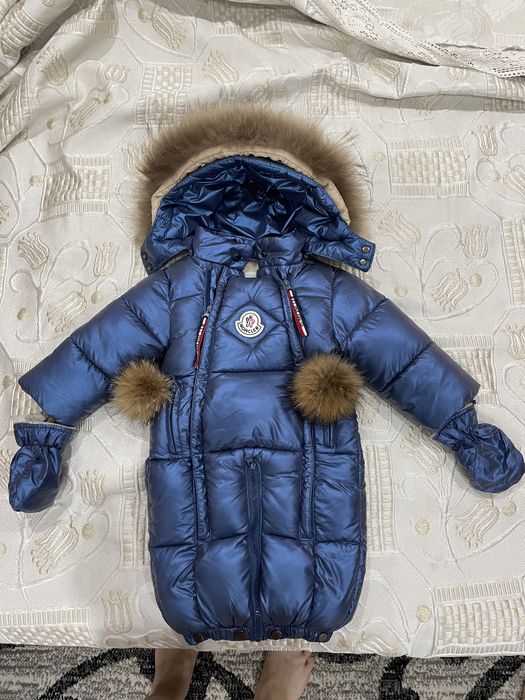 Продам зимний комбинезон почти новая для новорожденных до годика